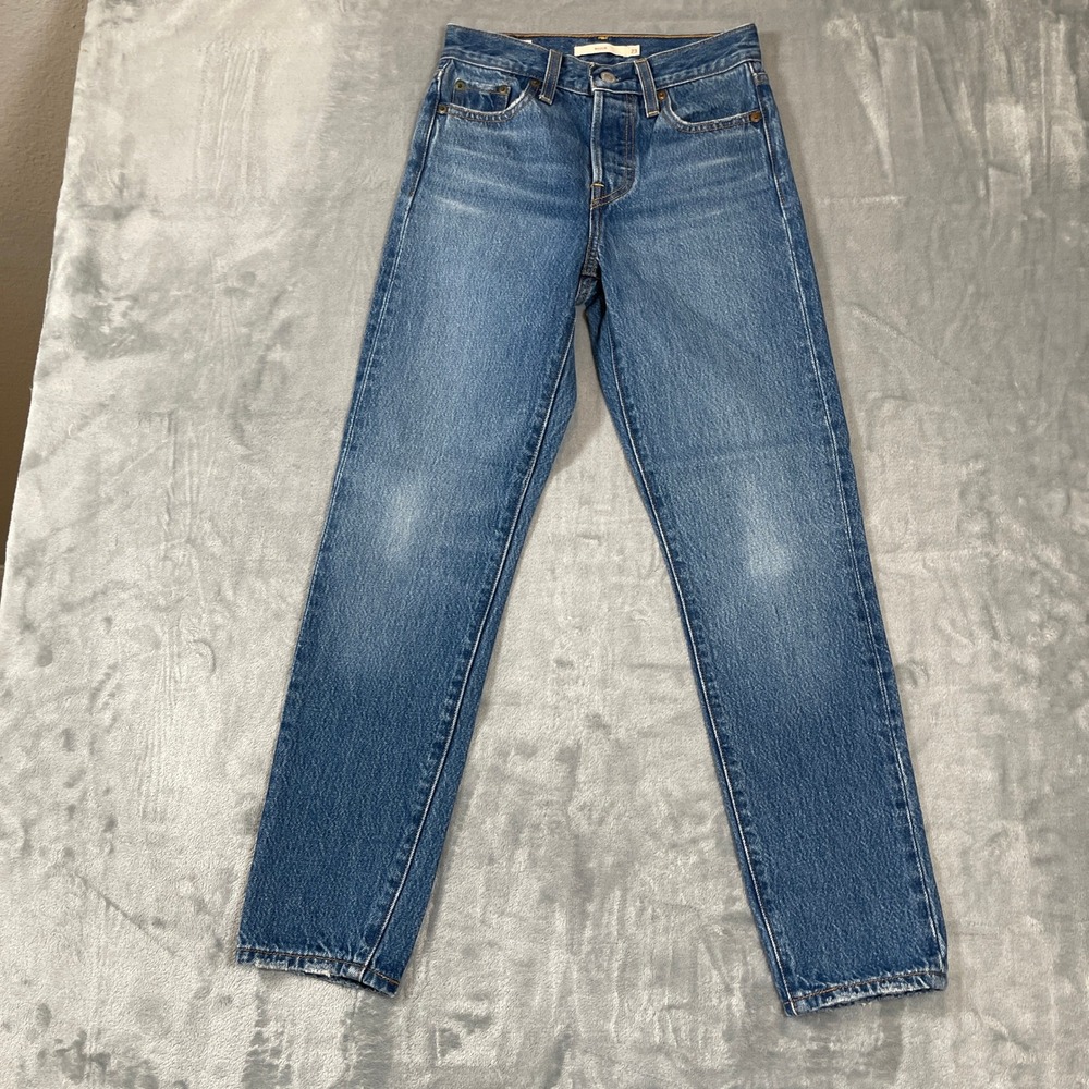 Levis Premium Wedgie Straight Leg Jeans Medium Wash Blue Size 23 22861-0097